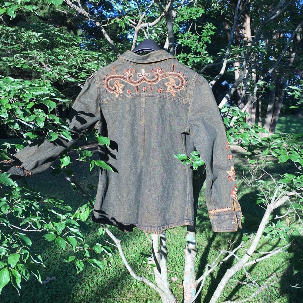 50%. Jacket - Picture 6 of 8